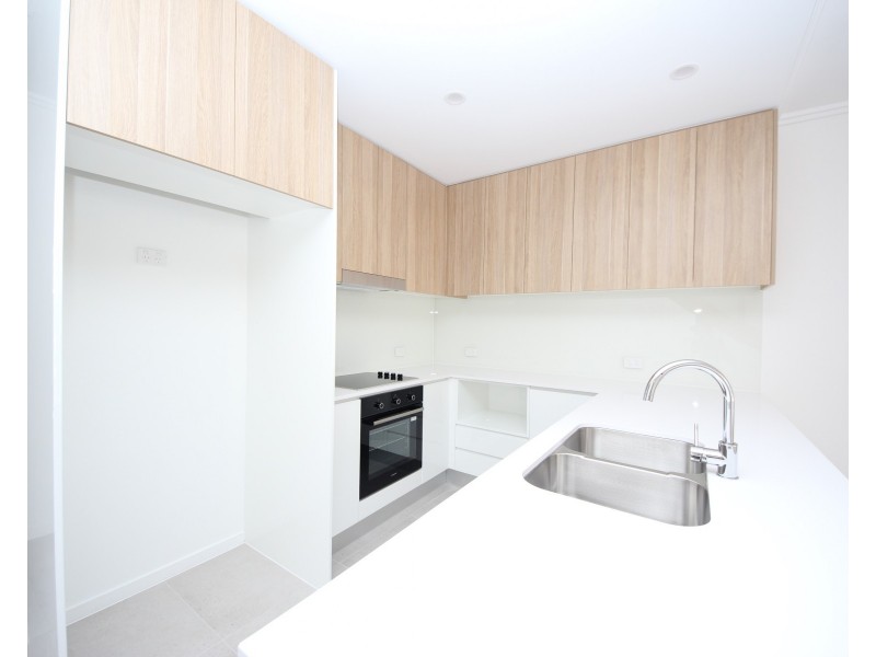 102 Florabella Drive, Robina QLD 4226