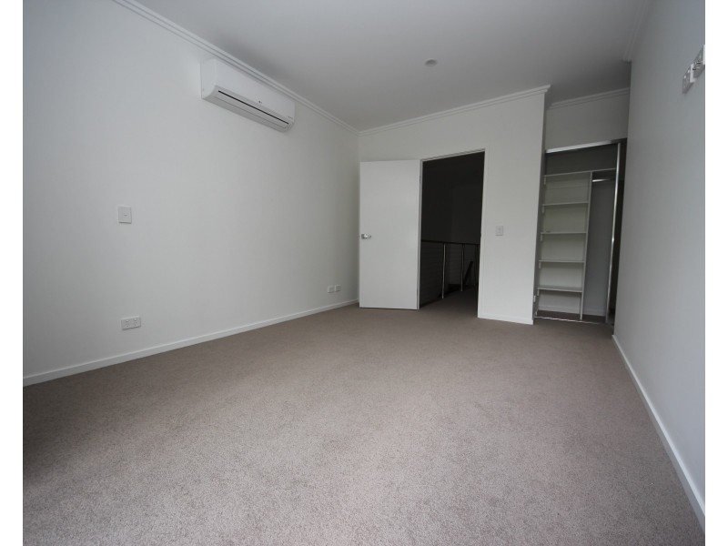 102 Florabella Drive, Robina QLD 4226