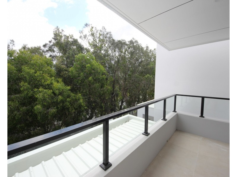 102 Florabella Drive, Robina QLD 4226