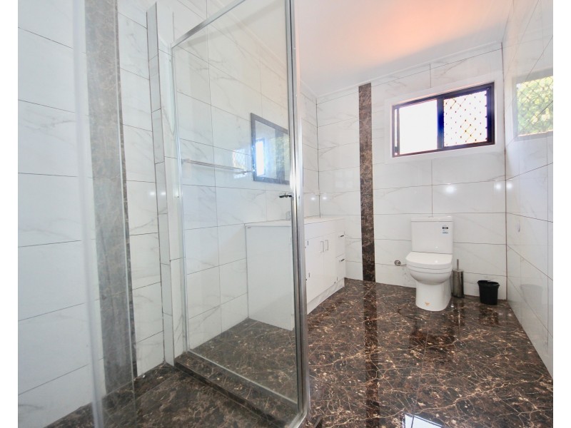 3 Saltash Street, Labrador QLD 4215