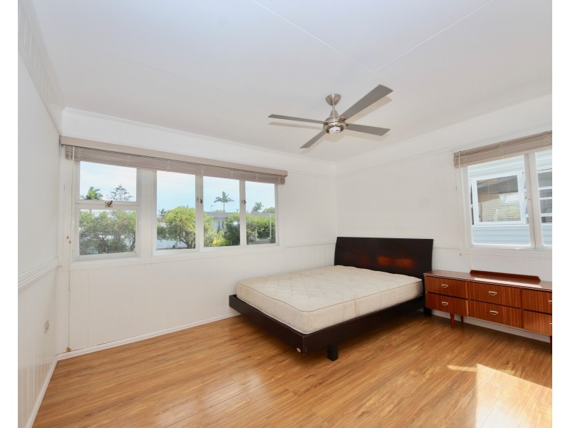 3 Saltash Street, Labrador QLD 4215