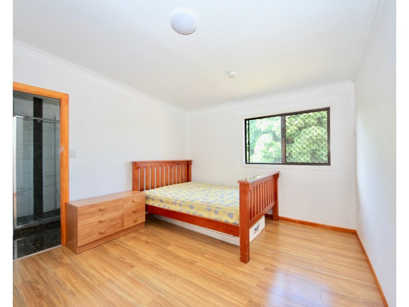 3 Saltash Street, Labrador QLD 4215