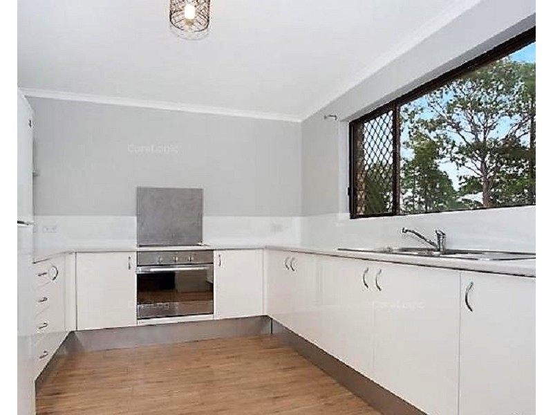 2/56 Oceanic Drive, Mermaid Waters QLD 4218