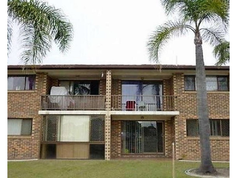 2/56 Oceanic Drive, Mermaid Waters QLD 4218