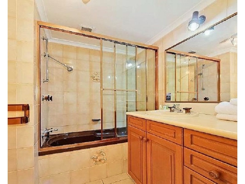 25c/1 Albert Avenue, Broadbeach QLD 4218