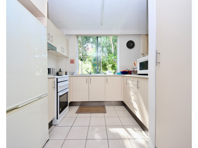 3/186 Surf Parade, Broadbeach QLD 4218