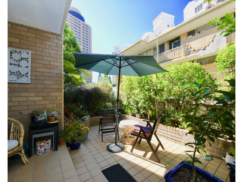 3/186 Surf Parade, Broadbeach QLD 4218