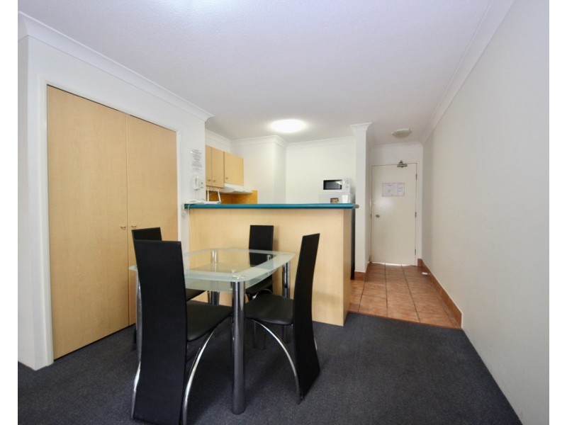 8/20-26 Anne Avenue, Broadbeach QLD 4218