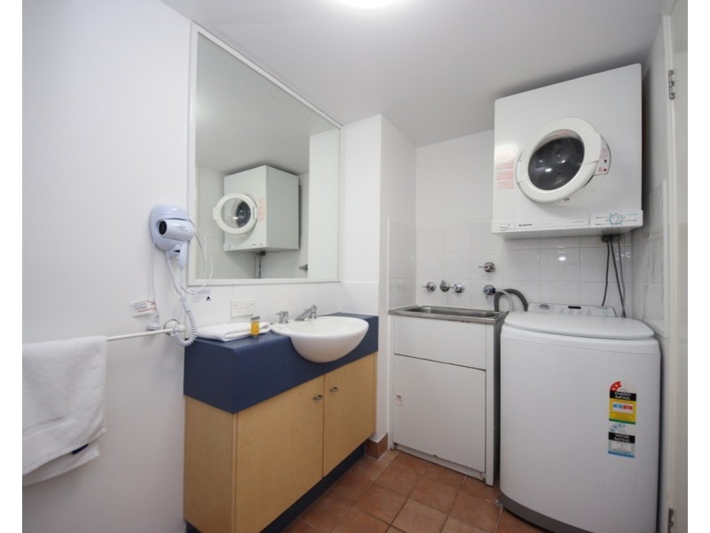 8/20-26 Anne Avenue, Broadbeach QLD 4218