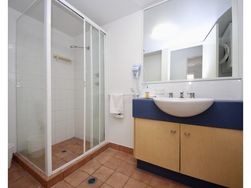 8/20-26 Anne Avenue, Broadbeach QLD 4218