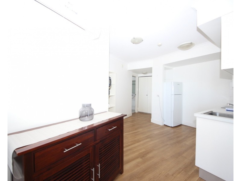 705/30-34 Surf Parade, Broadbeach QLD 4218