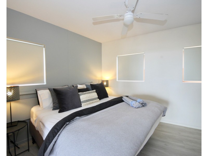 612/42 Surf Parade, Broadbeach QLD 4218