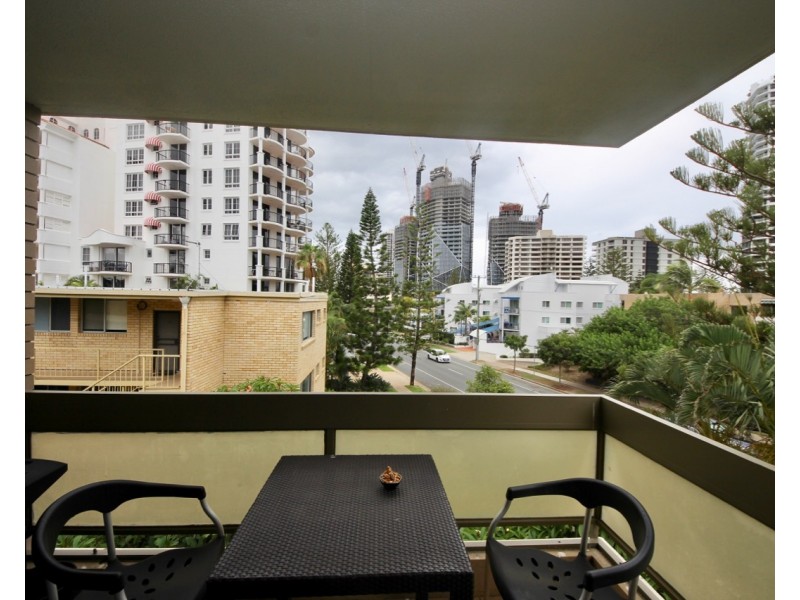 7/186 Surf parade, Surfers Paradise QLD 4217