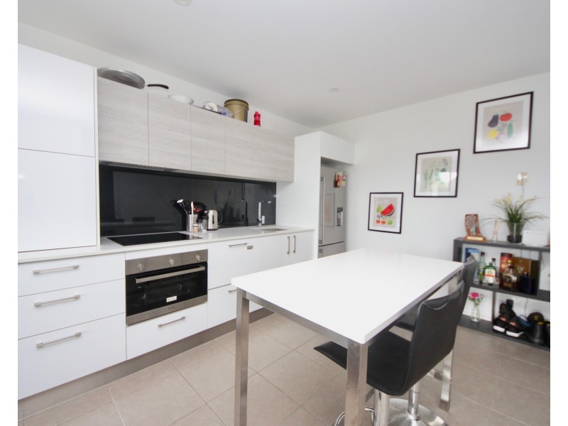 6-8 Waterford Court, Bundall QLD 4217