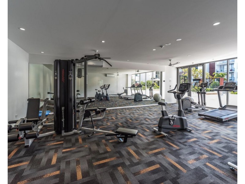 6-8 Waterford Court, Bundall QLD 4217