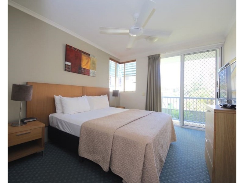 18/10 Alexandra Avenue, Mermaid Beach QLD 4218