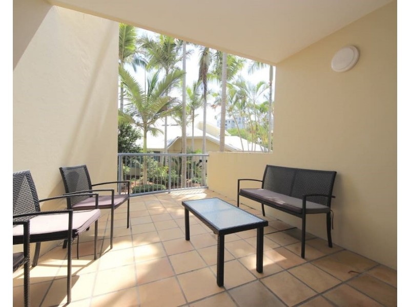 18/10 Alexandra Avenue, Mermaid Beach QLD 4218