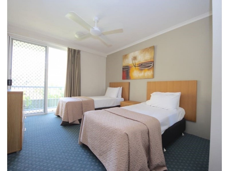 18/10 Alexandra Avenue, Mermaid Beach QLD 4218