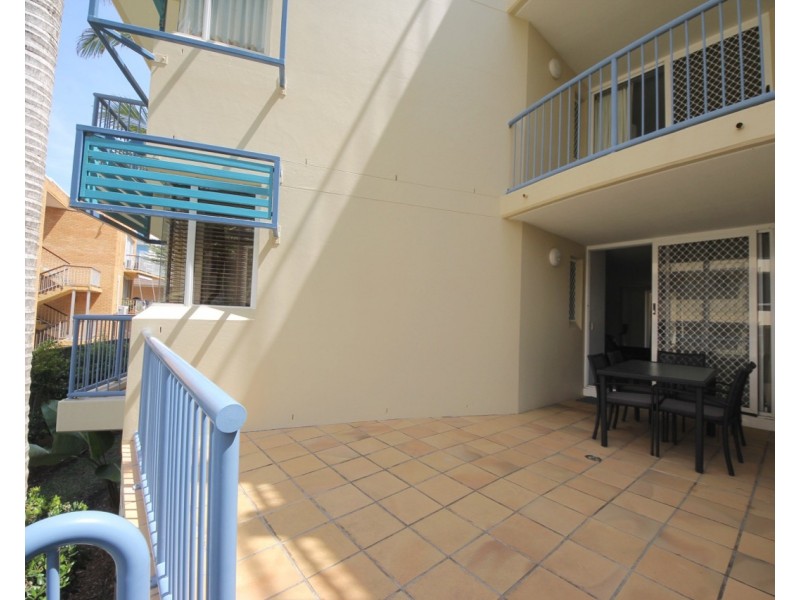 18/10 Alexandra Avenue, Mermaid Beach QLD 4218