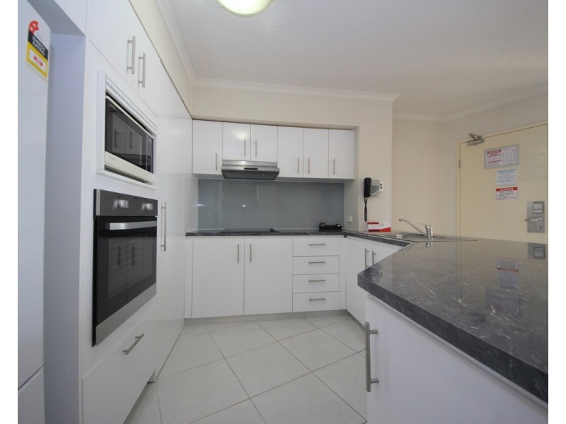 18/10 Alexandra Avenue, Mermaid Beach QLD 4218