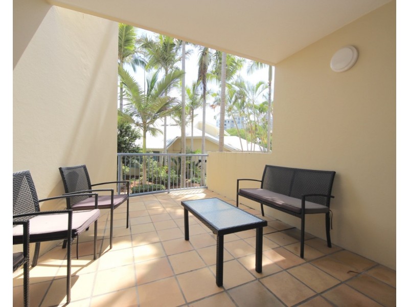 18/10 Alexandra Avenue, Mermaid Beach QLD 4218