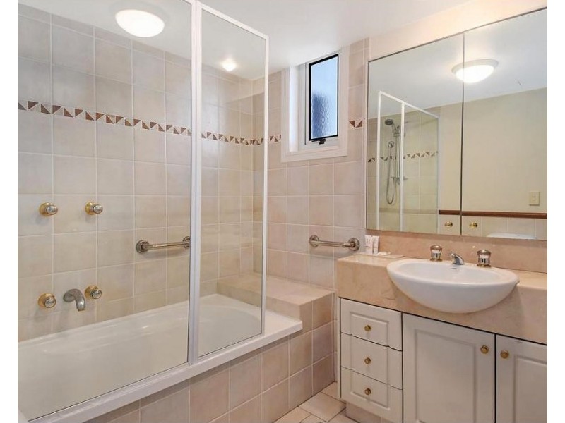 2214/24-26 Queensland Avenue, Broadbeach QLD 4218