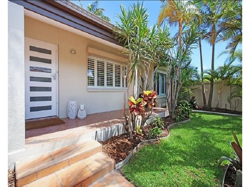 3 Pacific Boulevard, Broadbeach Waters QLD 4218