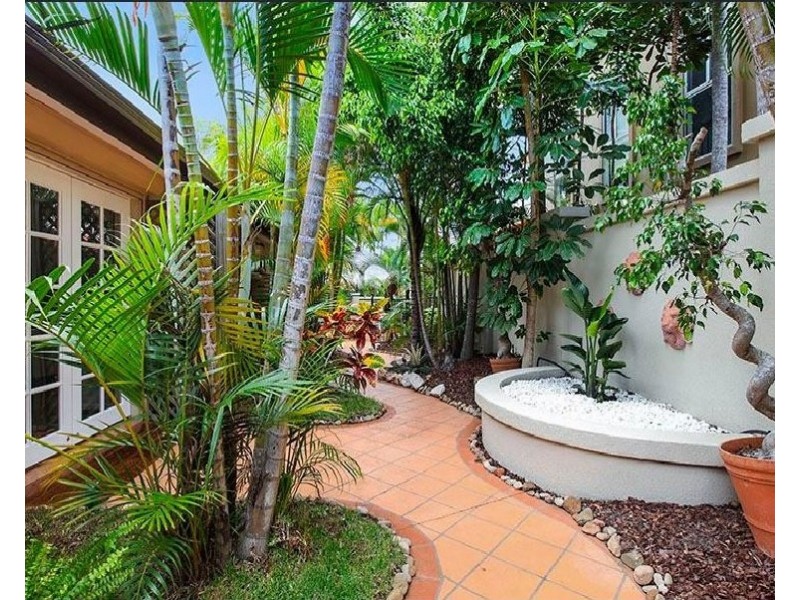 3 Pacific Boulevard, Broadbeach Waters QLD 4218