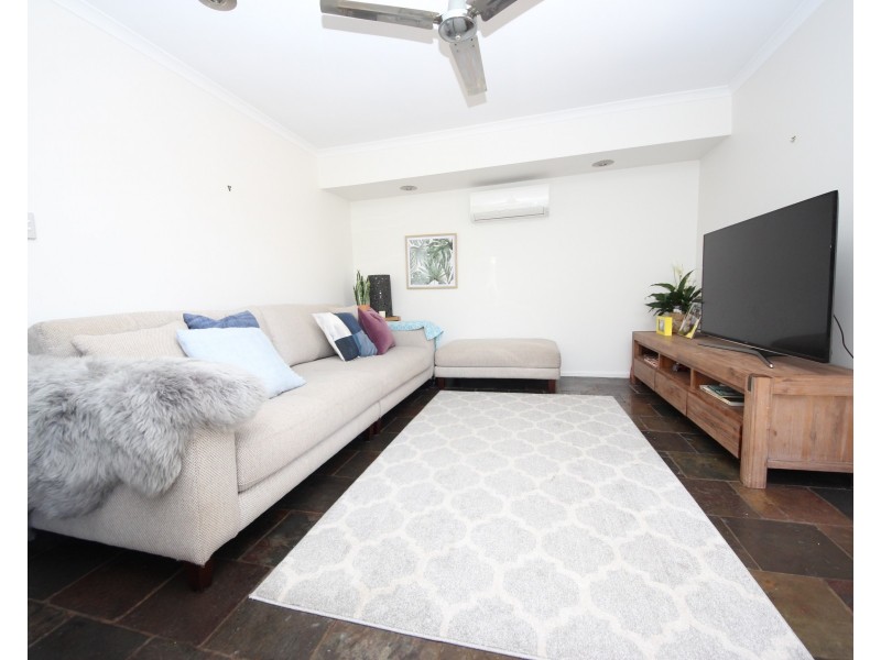 37 Beaconsfield Drive, Burleigh Waters QLD 4220