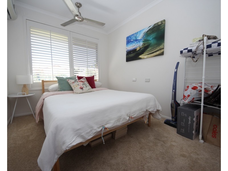 37 Beaconsfield Drive, Burleigh Waters QLD 4220