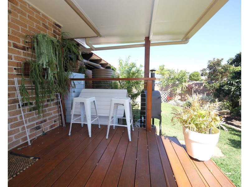 37 Beaconsfield Drive, Burleigh Waters QLD 4220