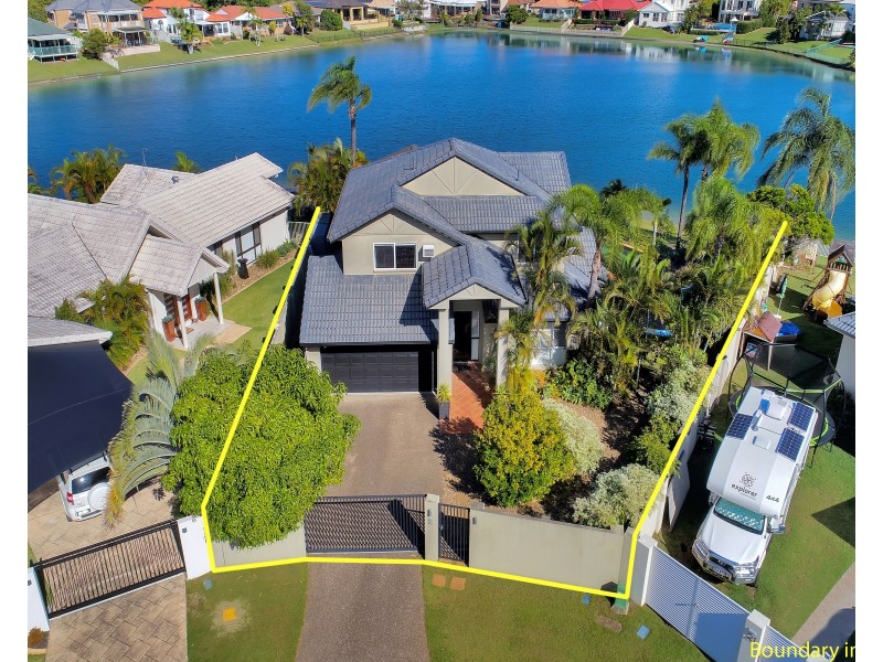 22 Villa Court, Broadbeach Waters QLD 4218