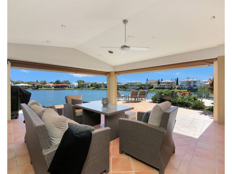 22 Villa Court, Broadbeach Waters QLD 4218