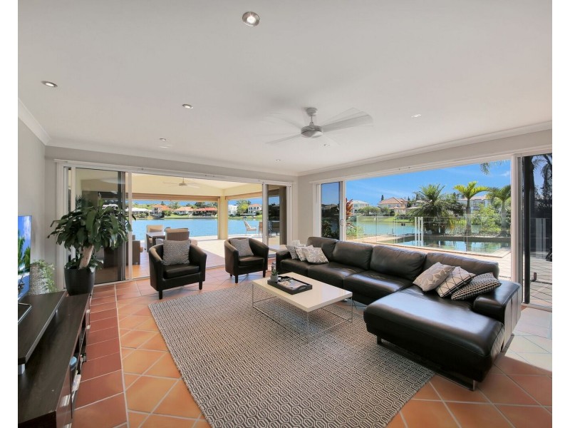 22 Villa Court, Broadbeach Waters QLD 4218