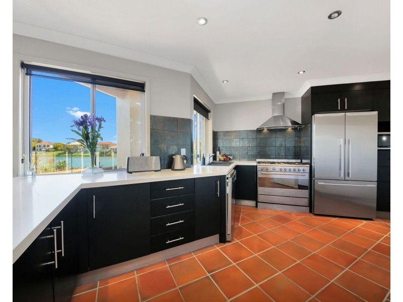 22 Villa Court, Broadbeach Waters QLD 4218