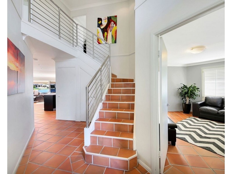 22 Villa Court, Broadbeach Waters QLD 4218