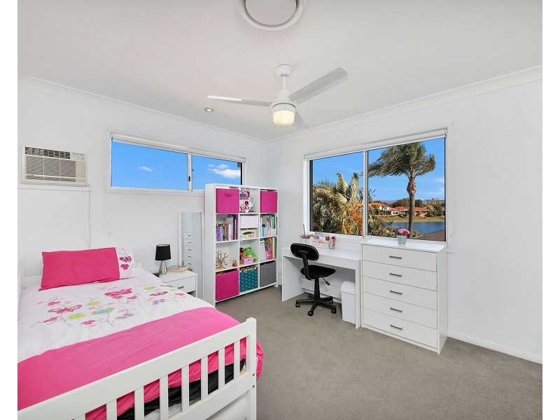 22 Villa Court, Broadbeach Waters QLD 4218
