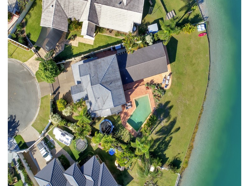 22 Villa Court, Broadbeach Waters QLD 4218