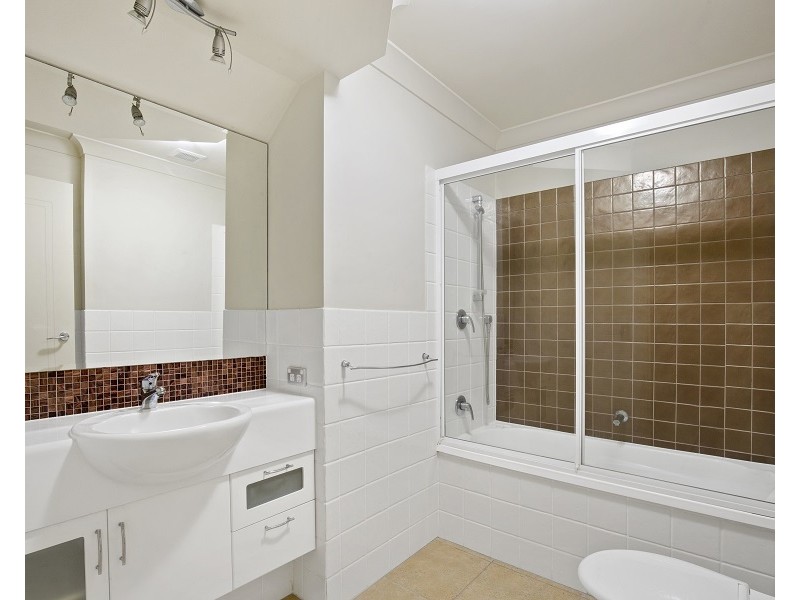 1094/1 The Cove Crescent, Carrara QLD 4211