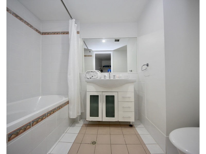 120/10 Alexandra Avenue, Mermaid Beach QLD 4218