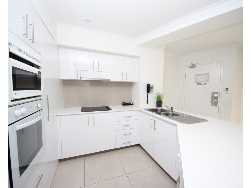 120/10 Alexandra Avenue, Mermaid Beach QLD 4218