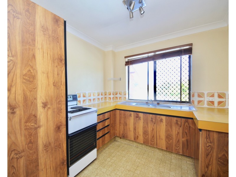 7/8 Oceanic Drive, Mermaid Waters QLD 4218