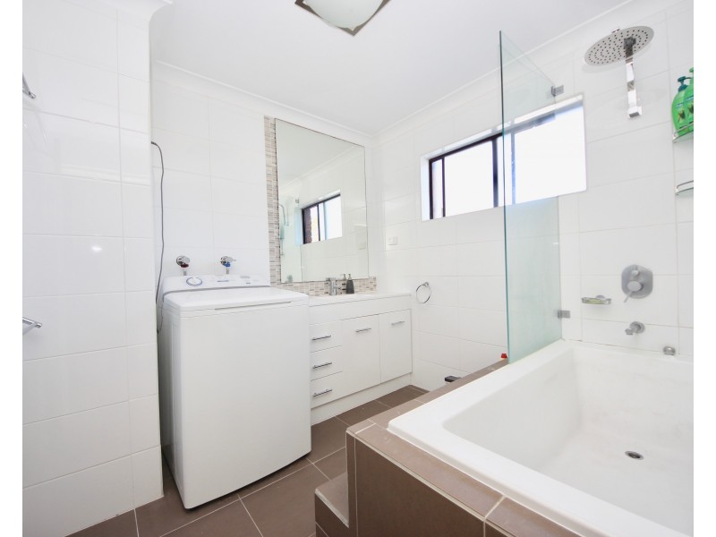 7/8 Oceanic Drive, Mermaid Waters QLD 4218