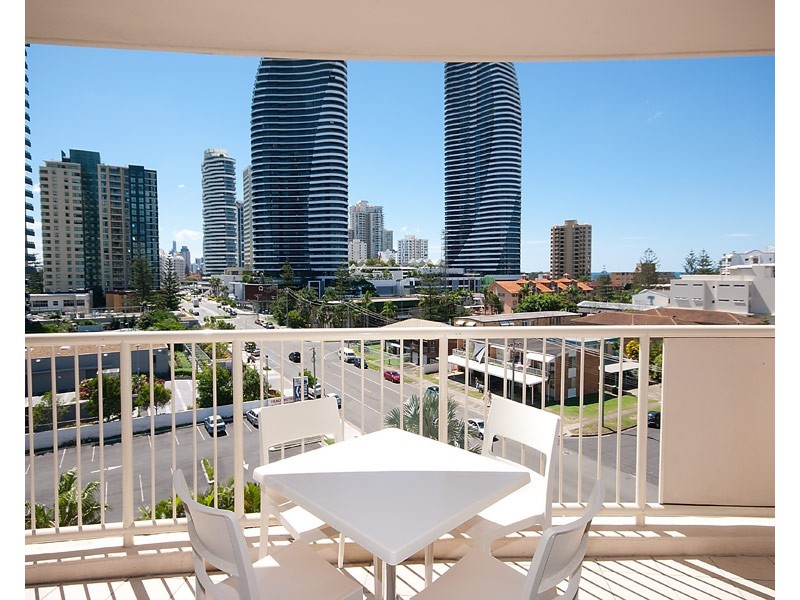 611/42 Surf Parade, Broadbeach QLD 4218
