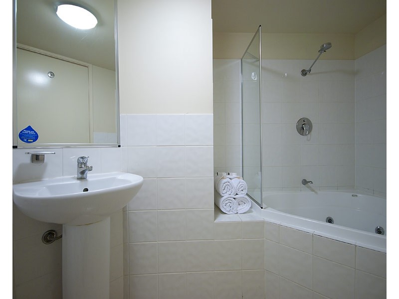 611/42 Surf Parade, Broadbeach QLD 4218