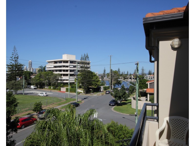 33/3 Sunset Boulevard, Surfers Paradise QLD 4217