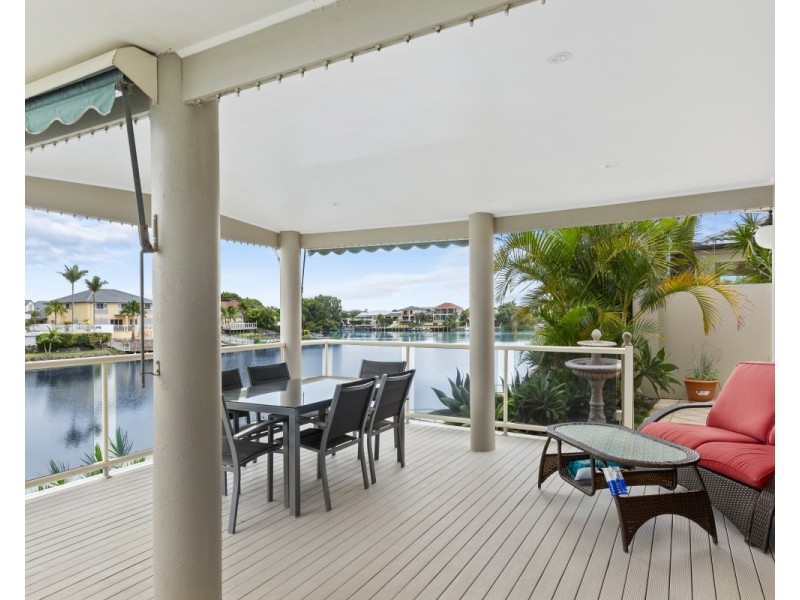 5 Sternway Place, Clear Island Waters QLD 4226