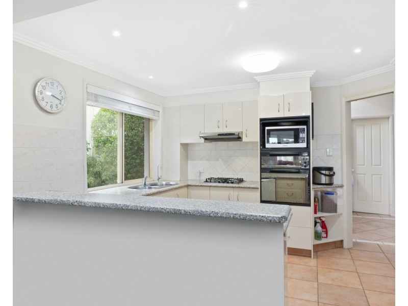 5 Sternway Place, Clear Island Waters QLD 4226