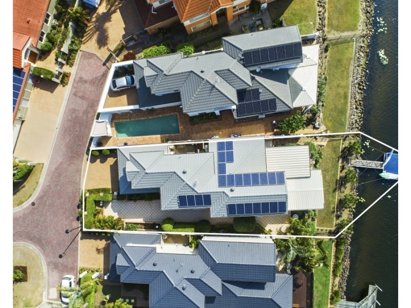 5 Sternway Place, Clear Island Waters QLD 4226