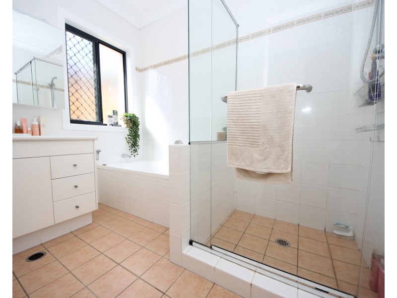 34/85 Palm Meadows Drive, Carrara QLD 4211